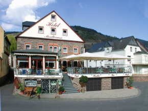 Отель Hotel & Café Moselterrasse  Эдигер-Эллер